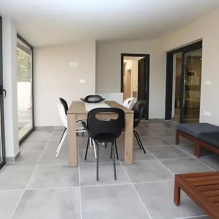 Apartment Tika